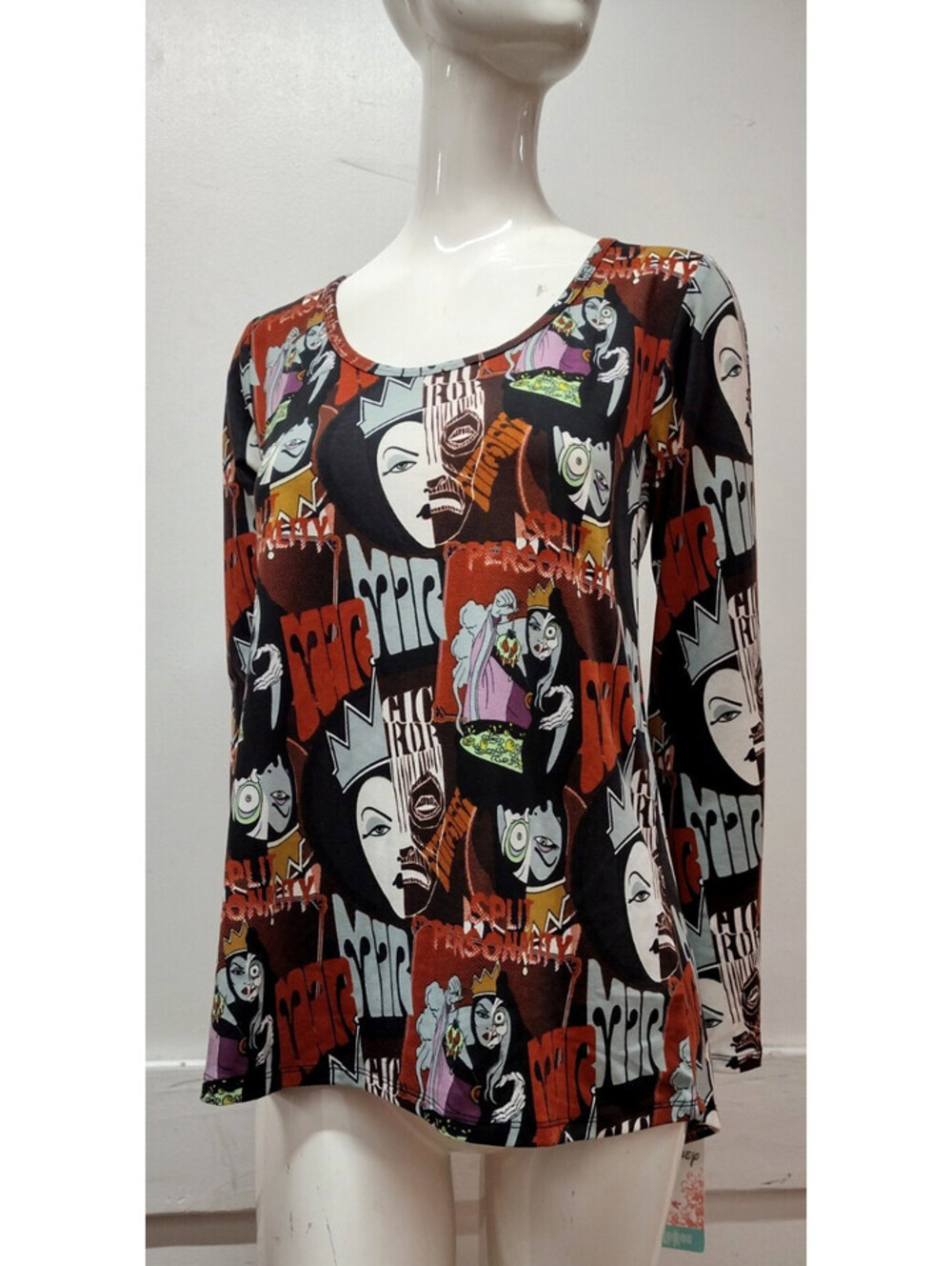 Snow White The Evil Queen Images ALL OVER LONG SLEEVE TUNIC S/M Luluroe Disney